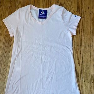 Champion nwt pink vneck tshirt size medium